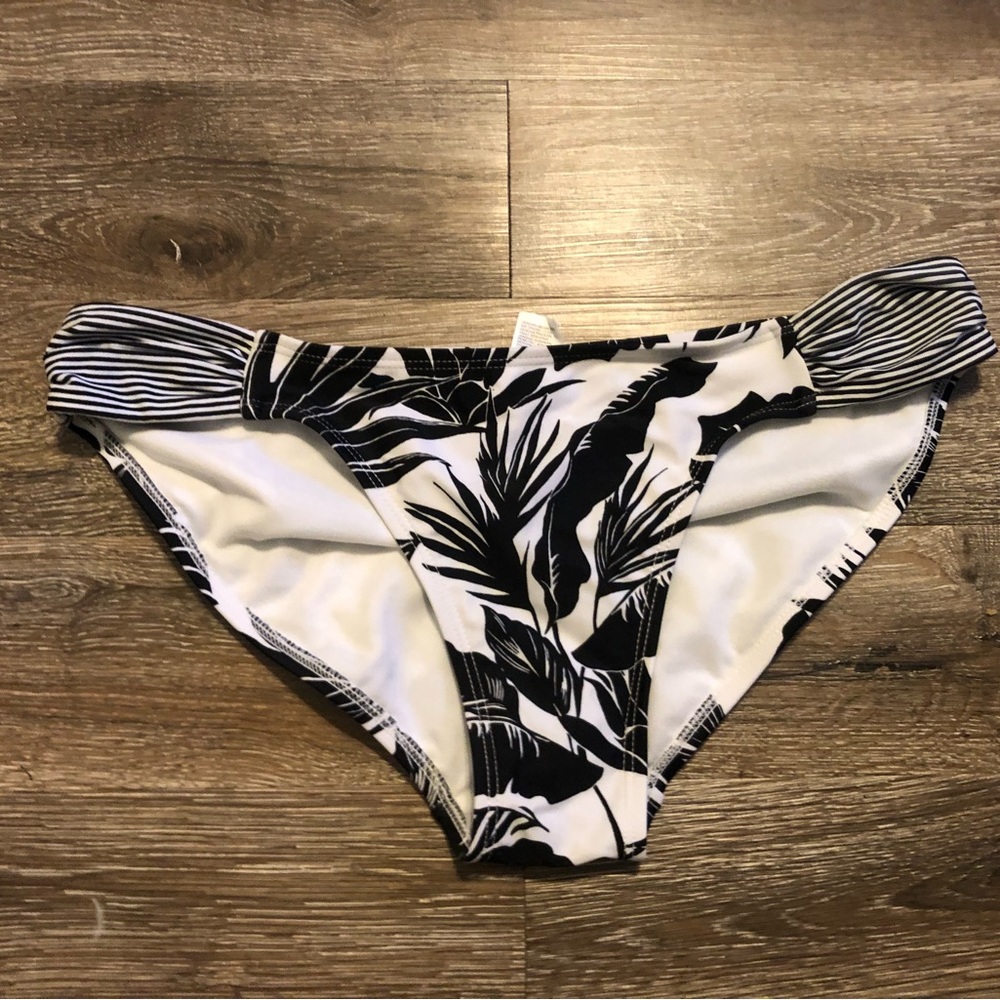 2 pair Old Navy swim bottoms